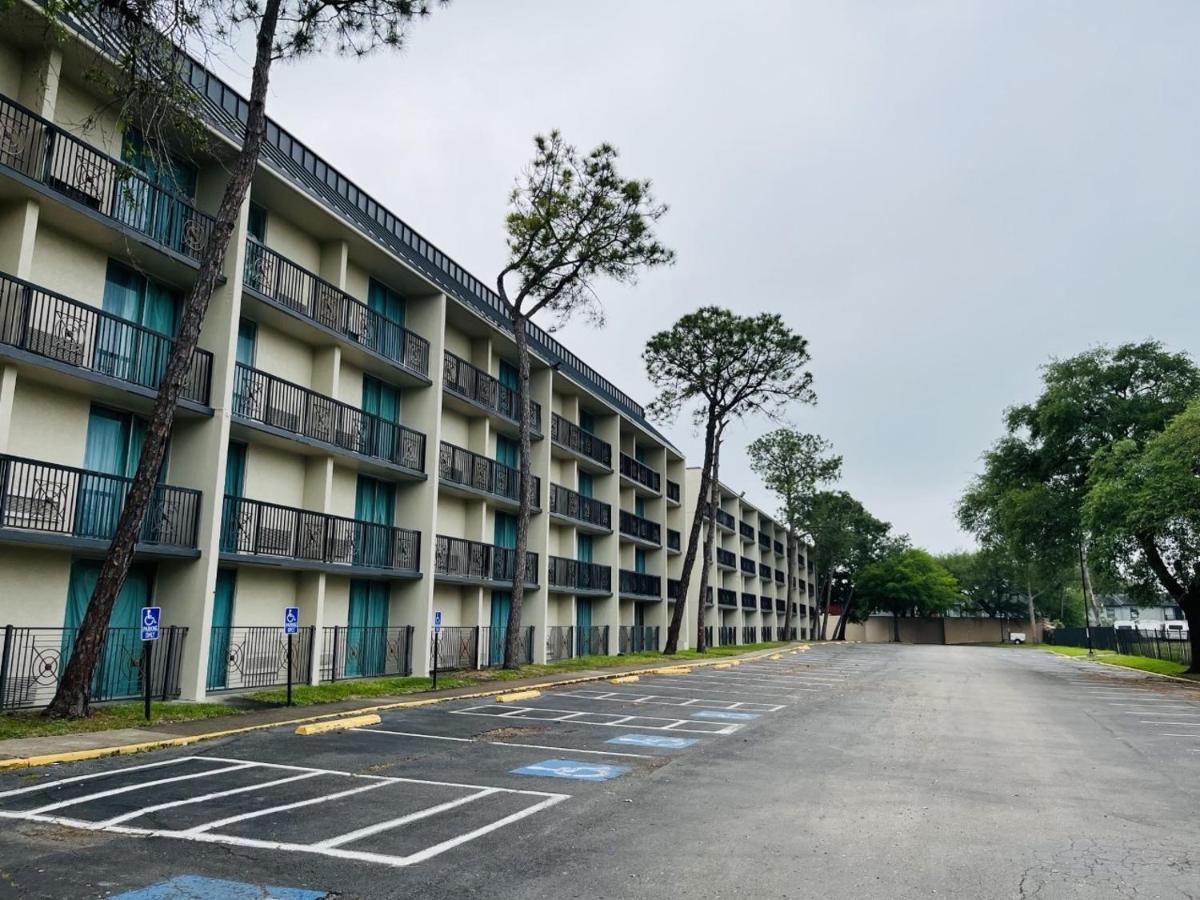 Wingate Houston Near Nrg Park/Medical Center Hotel ภายนอก รูปภาพ