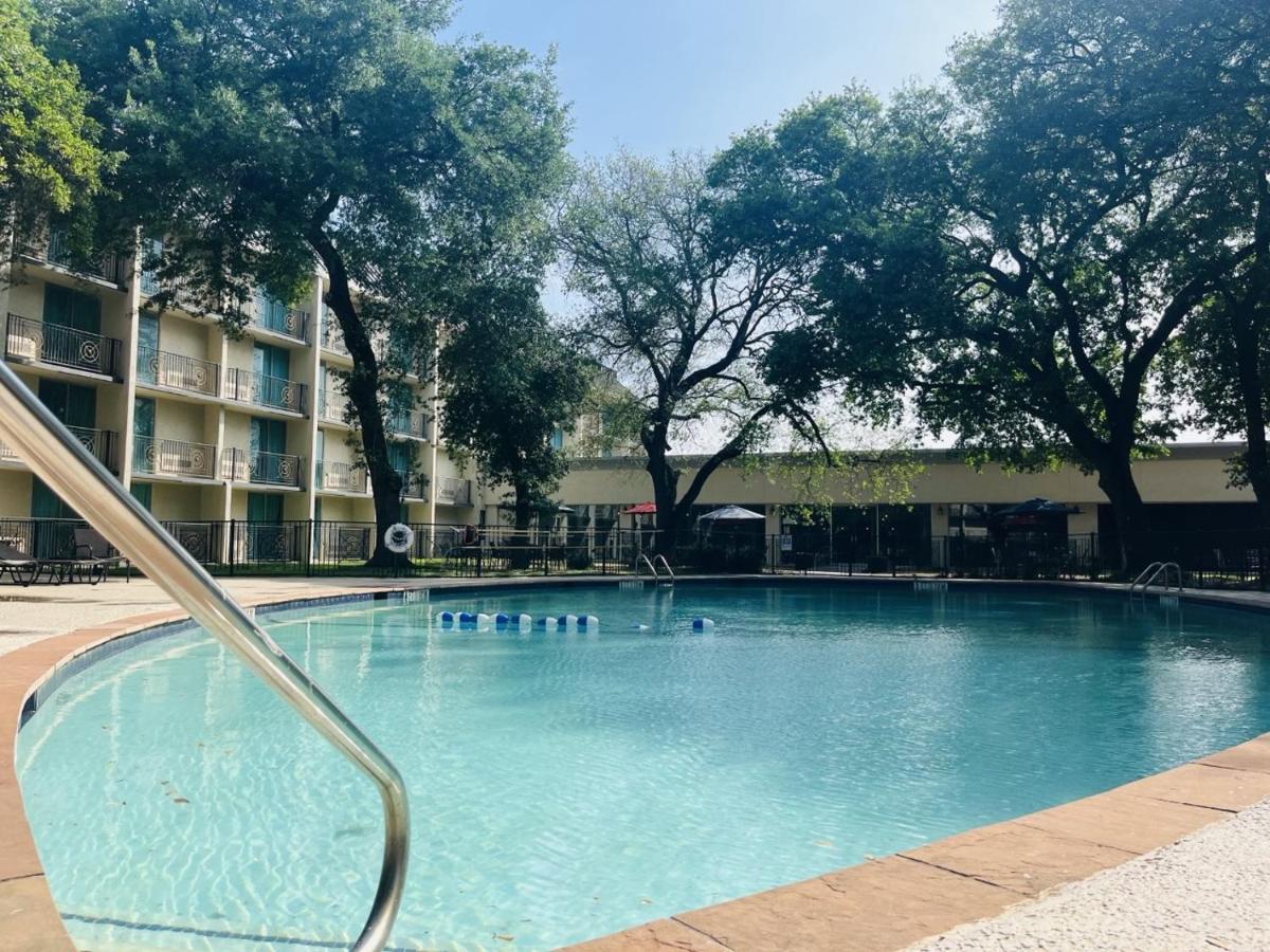 Wingate Houston Near Nrg Park/Medical Center Hotel ภายนอก รูปภาพ